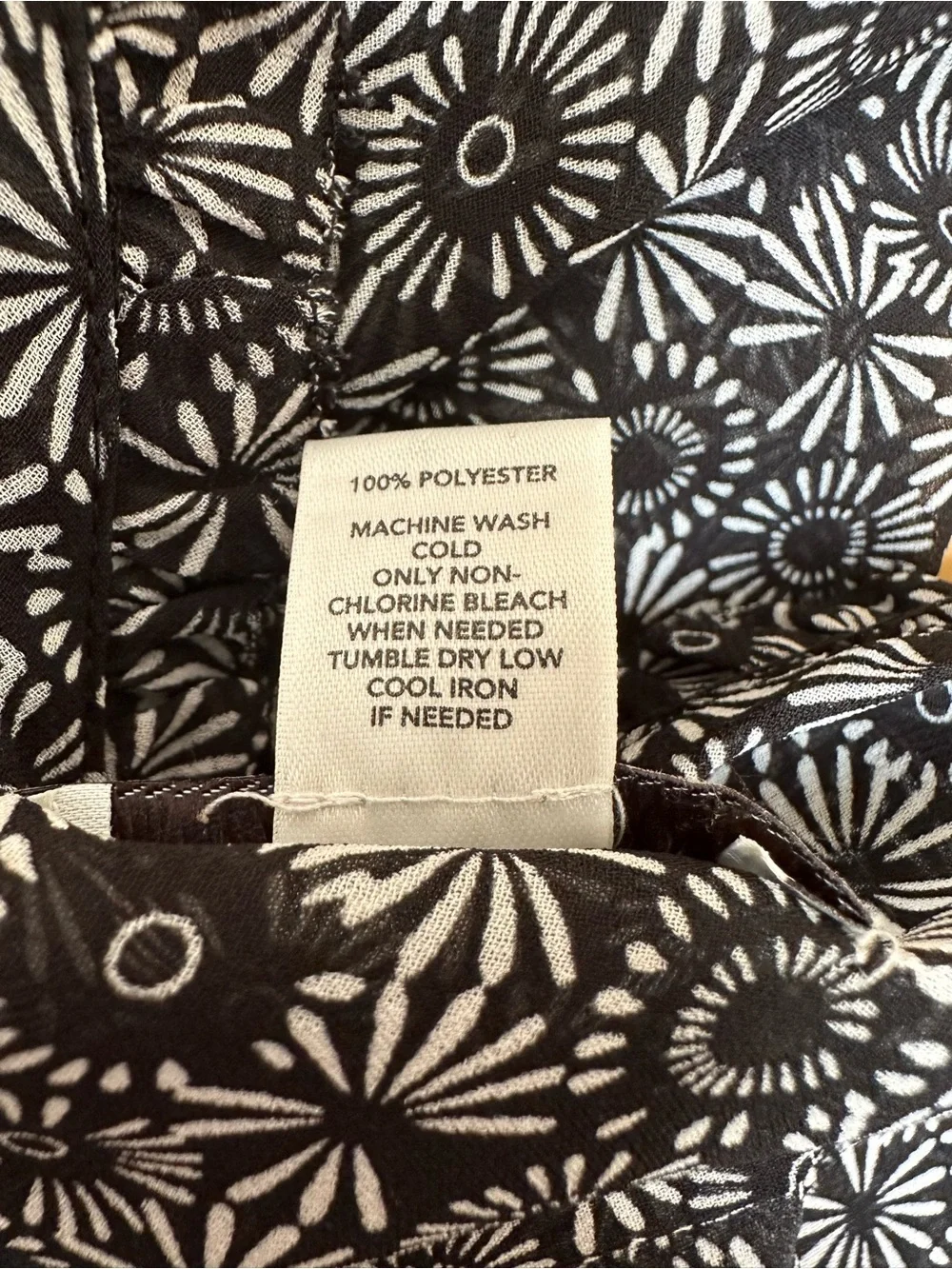 LOFT Ann Taylor Black & White Sunburst‎ Floral Sheer Ruffle Blouse - Size 2